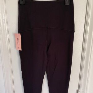 Ingrid+isabel Basics Active Maternity legging Pre-Pregnancy Size Small